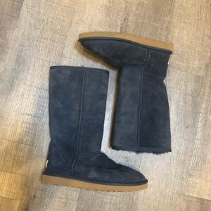 UGG Boots ⋆ Navy Blue ⋆ Woman's Size 7